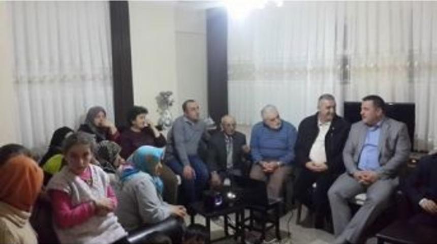 Başkan Adayı C&uuml;neyt Yemenici Sıkılmadık El Bırakmıyor