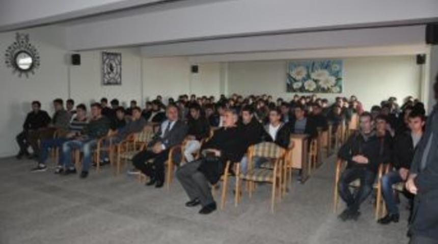 Gen&ccedil;lik Merkezinden Anlamlı Belgesel G&ouml;sterimleri