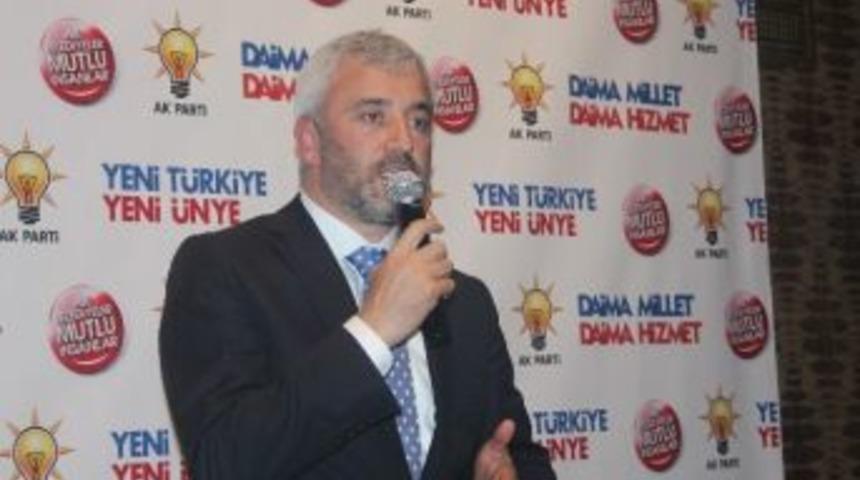 &Uuml;nye&rsquo;de Ak Gen&ccedil;lik Ş&ouml;leni