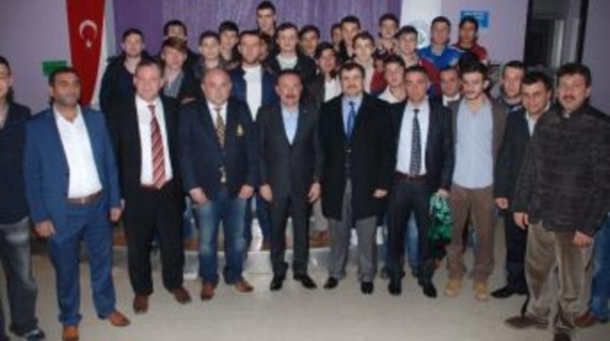 Başkan Doğan İzmit'teki Spor Kul&uuml;pleriyle Bir Araya Geldi