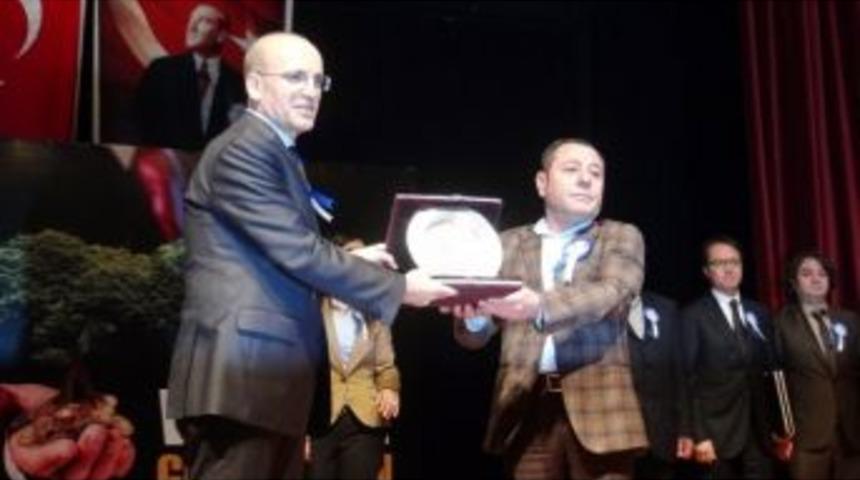 Maliye Bakanı Şimşek Batman&rsquo;da Vergi Rekortmenleri &Ouml;d&uuml;l T&ouml;renine Katıldı