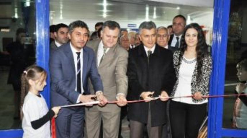 Sandıklı Protokol&uuml; Ebru Sergisinde Buluştu