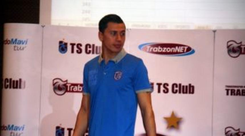 Trabzonspor'un İlkbahar Ve Yaz Sezonu &Uuml;r&uuml;nleri Tanıtıldı