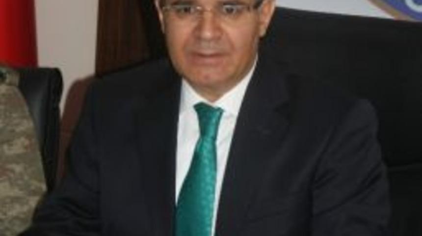 Vali Tapsız: &ldquo;t&uuml;rkiye'de 219 Bin 208 Suriyeli Kamplarda Kalıyor&rdquo;