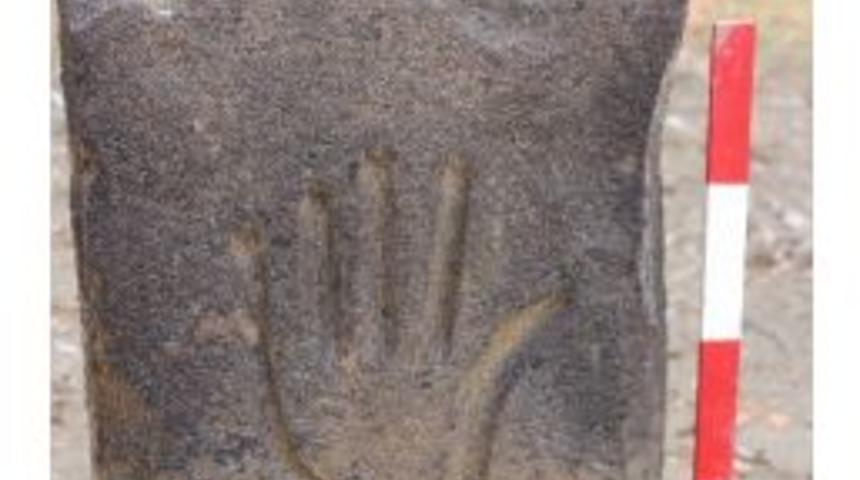 Iğdır &Uuml;niversitesi&rsquo;nin &Ouml;nc&uuml;l&uuml;ğ&uuml;nde Hazırlanan &ldquo;karakoyunlu Tarihi Mezar Taşları Dile Geliyor" Projesi Tamamlandı