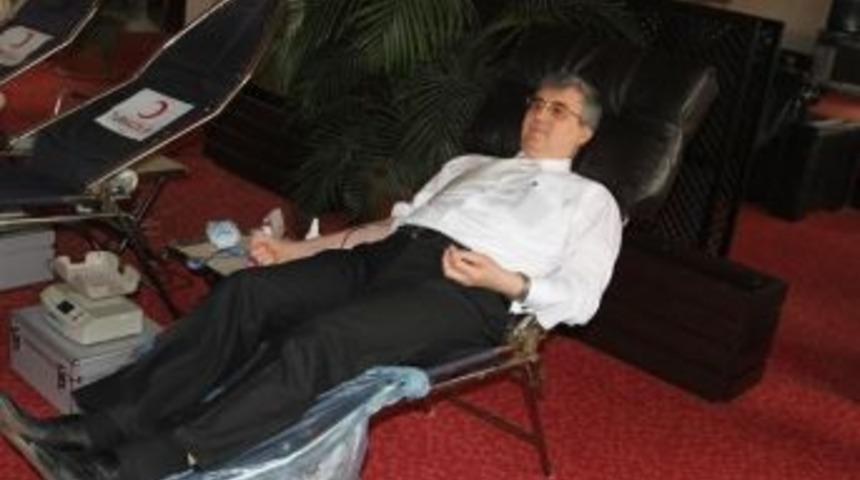 Dokap&rsquo;tan Kızılay&rsquo;a Kan Bağışı