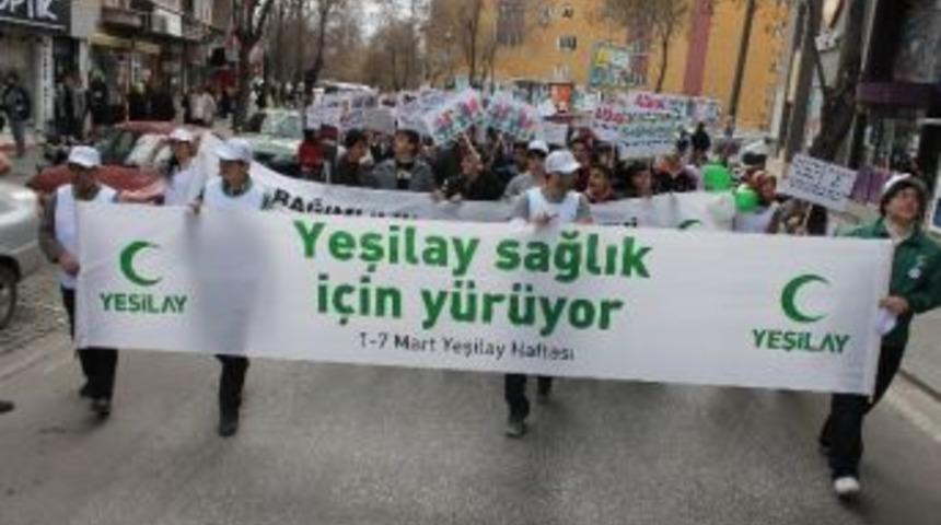 Konya'da Yeşilay Sağlık İ&ccedil;in Y&uuml;r&uuml;d&uuml;