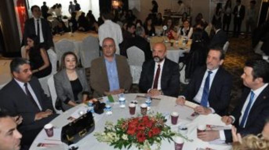 Kent Konseyi Başkanı Pala &Uuml;niversiteli Gen&ccedil;lerle Buluştu