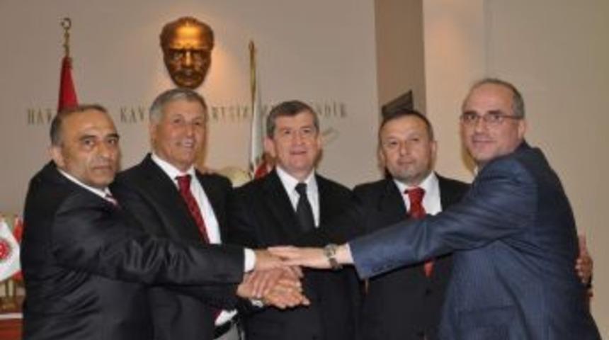 Trabzon İl Genel Meclisi Ve Belediye Meclisi Son Kez Toplandı