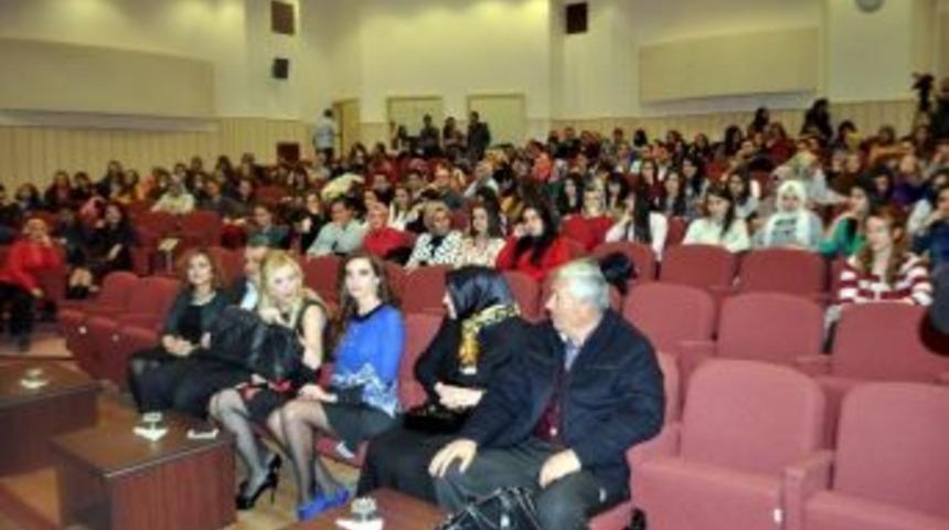 Er&uuml;'de 'iş D&uuml;nyasında Y&uuml;kselen Topuklar' Paneli