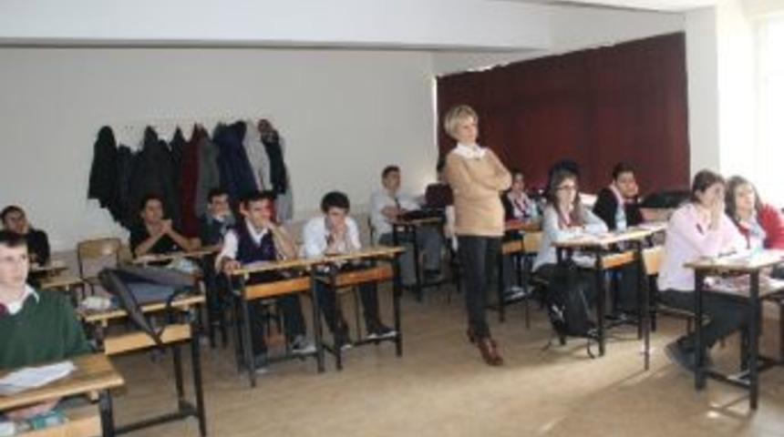 İstanbul Kemerburgaz &Uuml;niversitesi Trakyalı &Ouml;ğrencilerle Buluştu