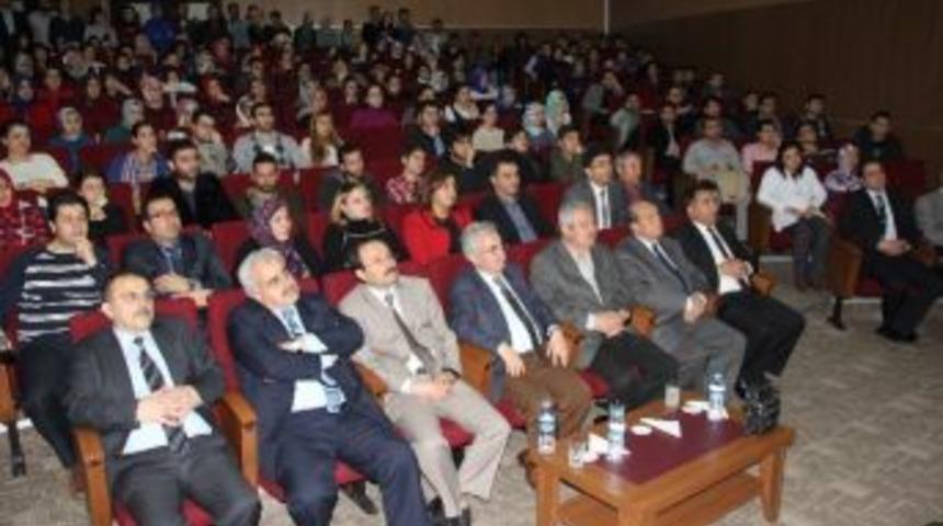 Et&uuml;&rsquo;de &ldquo;mehmet Akif Ersoy Ve İstiklal Marşı&rdquo; Adlı Konferans D&uuml;zenlendi