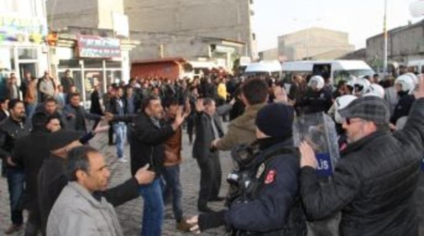 Emrullah İşler&rsquo;in Konvoyuna Saldırı