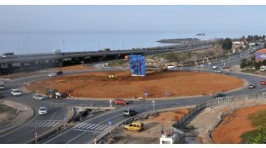 Trabzon&rsquo;un Simgesi Horon Anıtı Eski Yerine Yerleştirildi