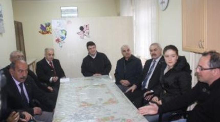 Eski Rekt&ouml;rler Kol Kola