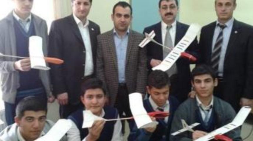 Thk’dan Öğrencilere Model Uçak Kursu