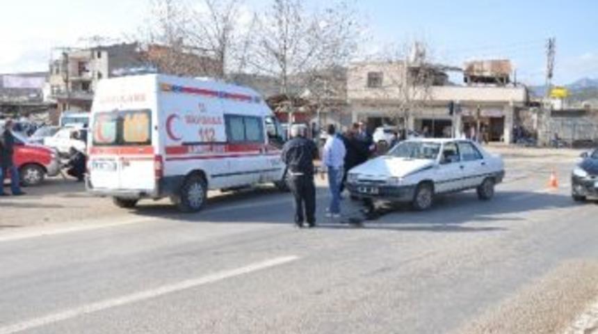 Kozan'da Trafik Kazası: 5 Yaralı