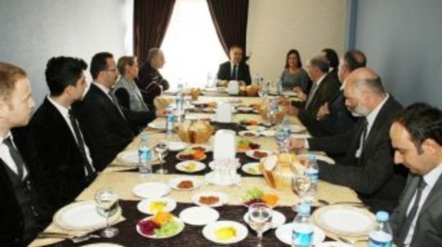 Vali Altıparmak Eyof Yetkilileri İle Biraraya Geldi