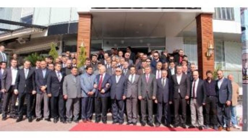 &Ccedil;amaş, İş Adamlarıyla Bir Araya Geldi