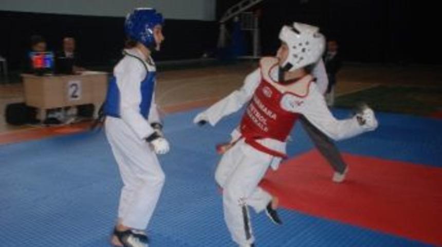 Tekvando Grup Ma&ccedil;ları Şırnak'ta Devam Ediyor