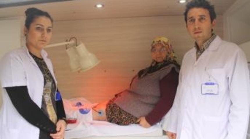 T&uuml;rkiye'de Bir İlk: "fizik Tedavi K&ouml;yl&uuml;n&uuml;n Ayağına Gitti"