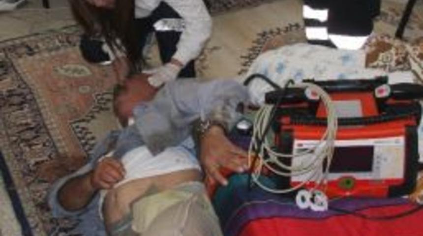 Polis Kapıyı Kırıp &Ouml;ğretmeni Kurtardı