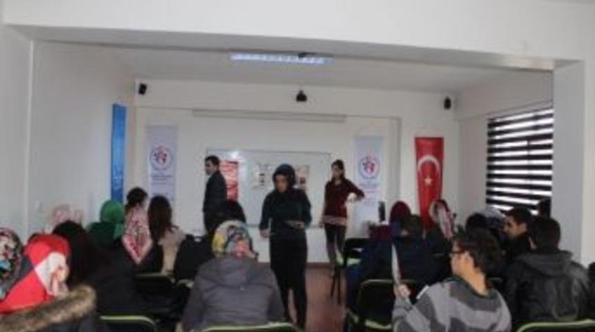 &Uuml;niversite Gen&ccedil;liği İş Başında