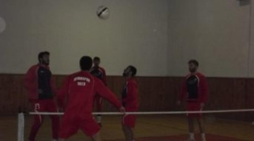 Yağmur Yağdı, Kamp İptal Oldu