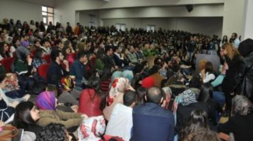 İşaret Dili Seminerine &Ouml;ğrencilerden Yoğun İlgi