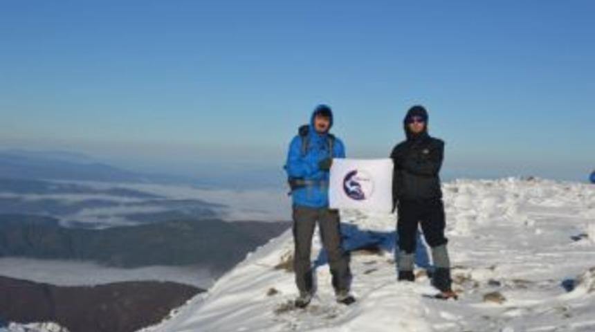 Om&uuml;&rsquo;l&uuml; Dağcılar Zirve Yaptı