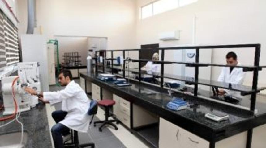 Adıyaman &Uuml;niversitesi Merkezi Laboratuarı Numune Alımına Başladı