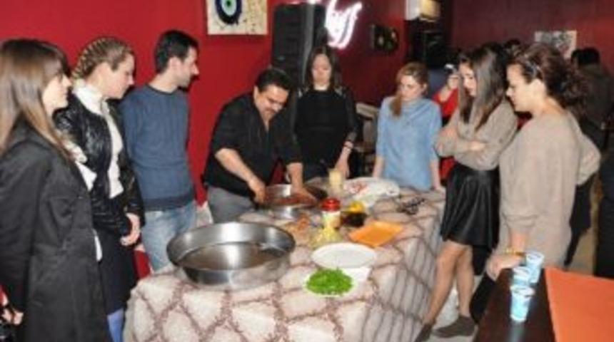 &Ouml;demiş&rsquo;te Stajyer &Ouml;ğrencilerden Uluslararası Eğlence