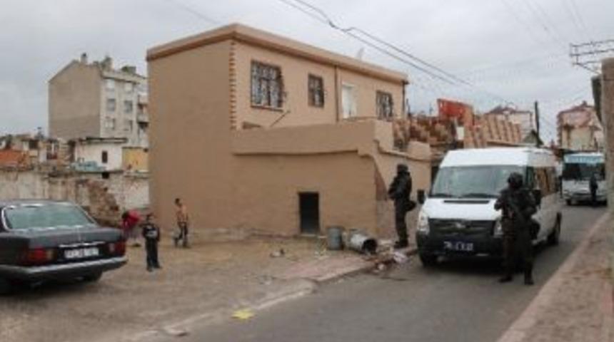 Uyuşturucu Satıcılarına Operasyon: 12 G&ouml;zaltı