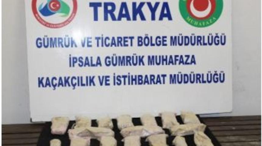 Otomobilin Tavanından 12 Kilo Eroin &Ccedil;ıktı