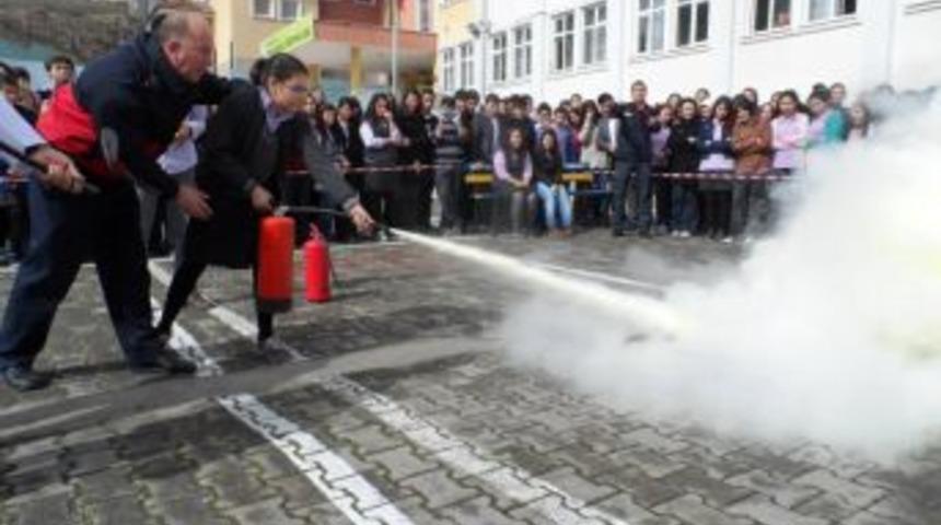 Alaplı İMKB Anadolu Lisesinde yangın ve kurtarma tatbikatı yapıldı