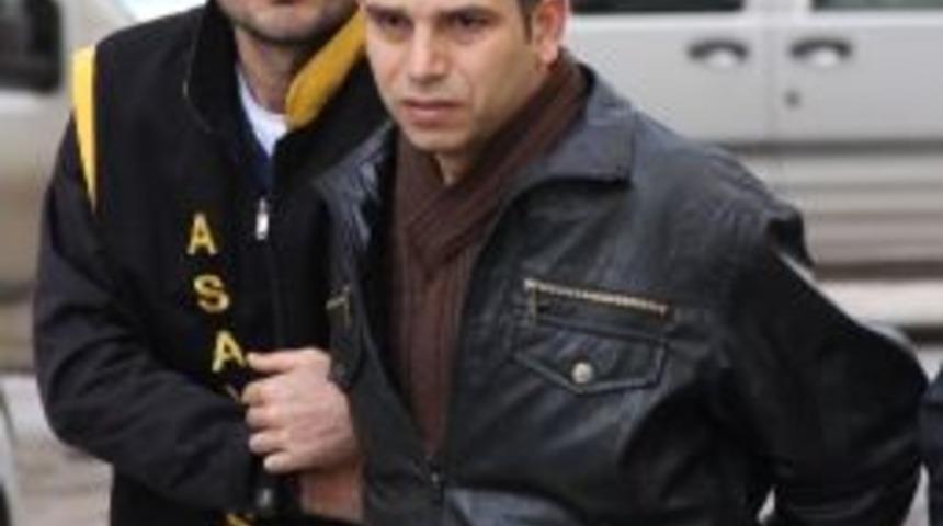 Dava A&ccedil;mayan Avukatın Cep Telefonunu &Ccedil;aldı