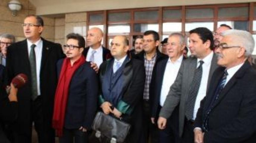 Gazeteci Ahmet &Ccedil;ınar Beraat Etti