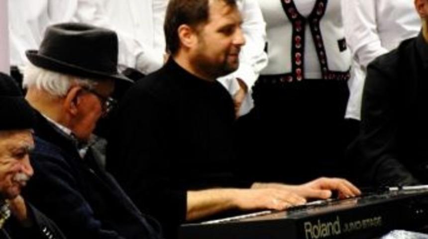 Kanser Hastalarına T&uuml;rk&uuml;l&uuml; Destek