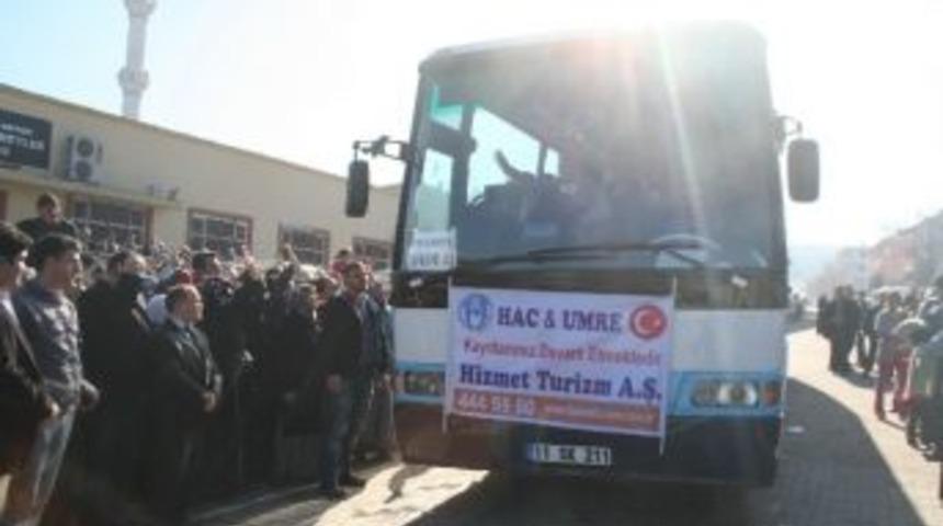 Osmaneli'de 26 Kişilik Grup Umre İ&ccedil;in Kutsal Topraklara Uğurlandı