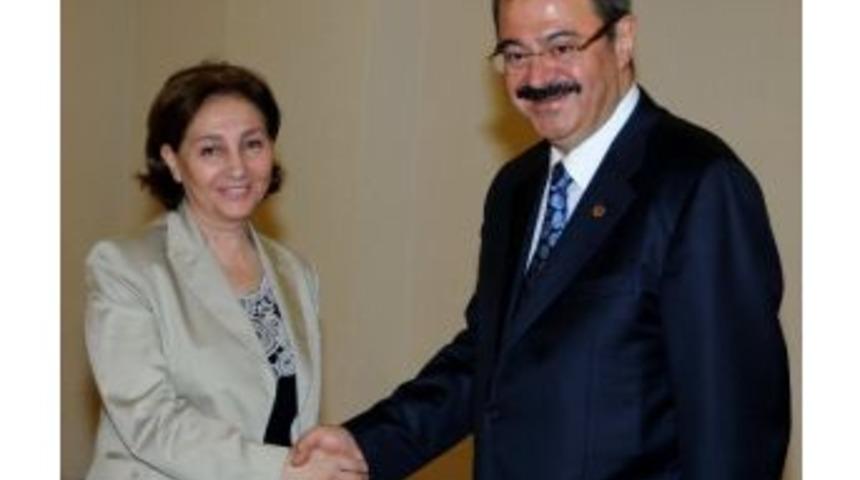 Konukoğlu, D&uuml;nya Kadınlar G&uuml;n&uuml;&rsquo;n&uuml; Kutladı