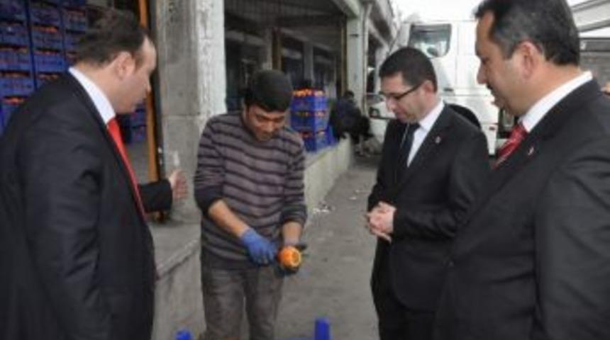 Sp&rsquo;li Adaylar Hal Esnafını Ziyaret Ederek Oy İstedi