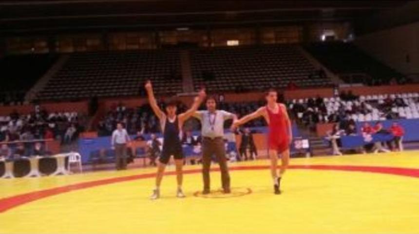 B&uuml;y&uuml;kşehirli G&uuml;reş&ccedil;i T&uuml;rkiye Şampiyonu Oldu