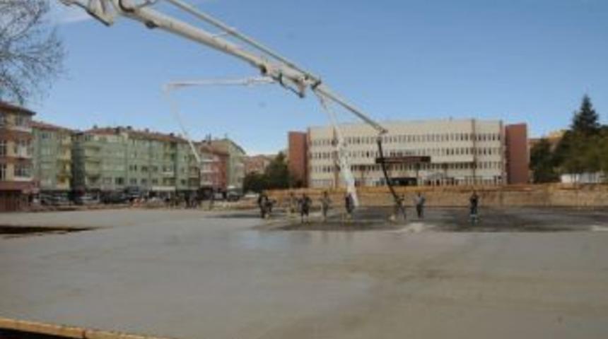 Kent Meydanı Otopark İnşaatı Devam Ediyor