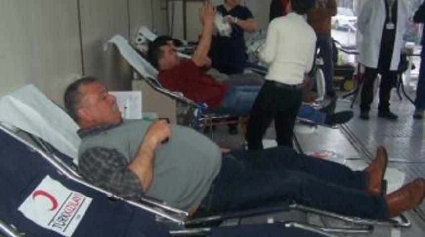 Korkuteli&rsquo;nde İlk G&uuml;nde 46 &Uuml;nite Kan Bağışı Yapıldı