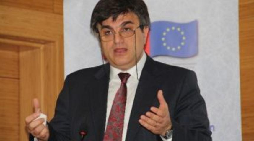 Y&uuml;ksek&ouml;ğretim Kurulu Başkanı G&ouml;khan &Ccedil;etinsaya: