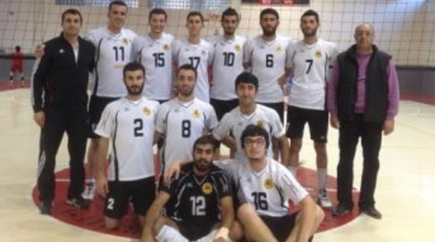 İ&uuml; Voleybol Takımı Finalde