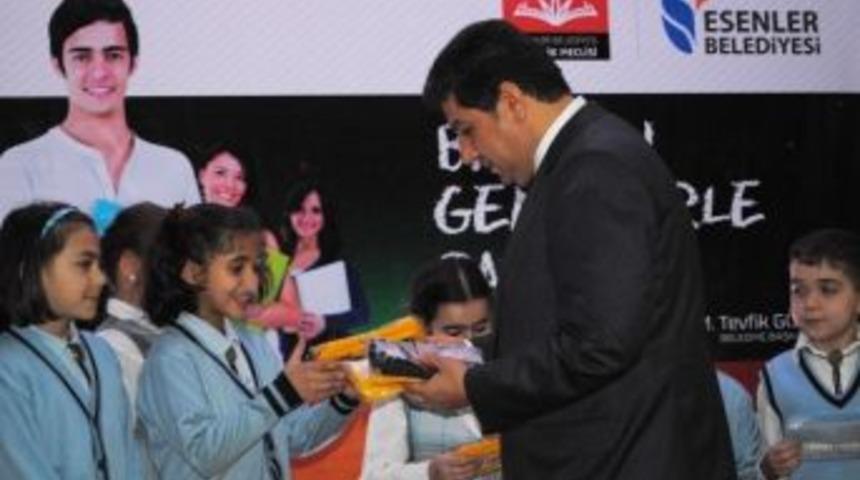 Tevfik G&ouml;ksu&rsquo;dan Esenlerli &Ouml;ğrencilere &lsquo;tablet&rsquo; M&uuml;jdesi