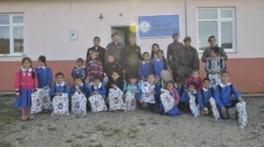 Jandarmadan &Ouml;rnek Davranış