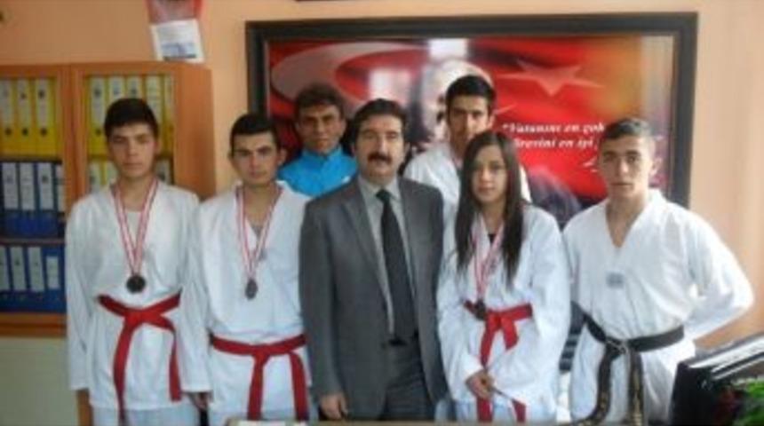 Havran Kız Meslek&rsquo;e 4 Madalya