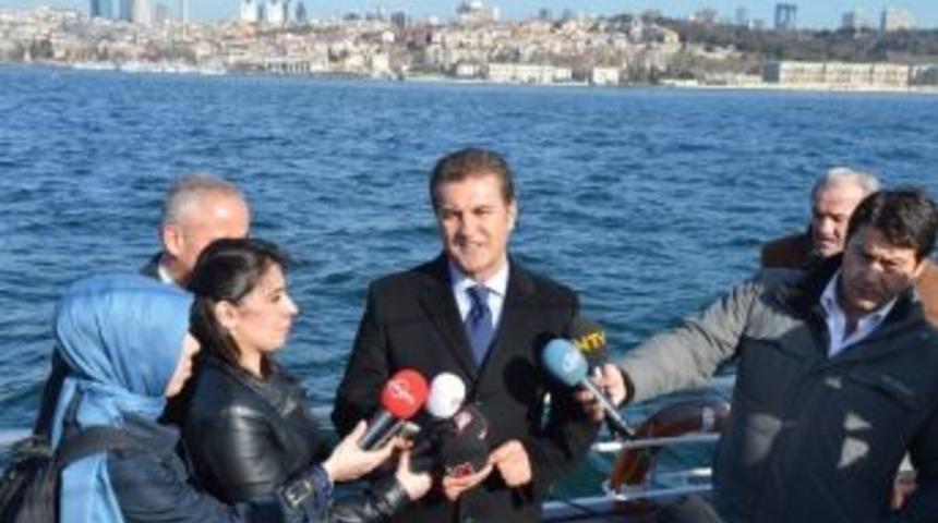 Mustafa Sarıg&uuml;l, Ak Parti&rsquo;lerle Sohbet Etti, Kendi Se&ccedil;im Şarkısını Susturdu